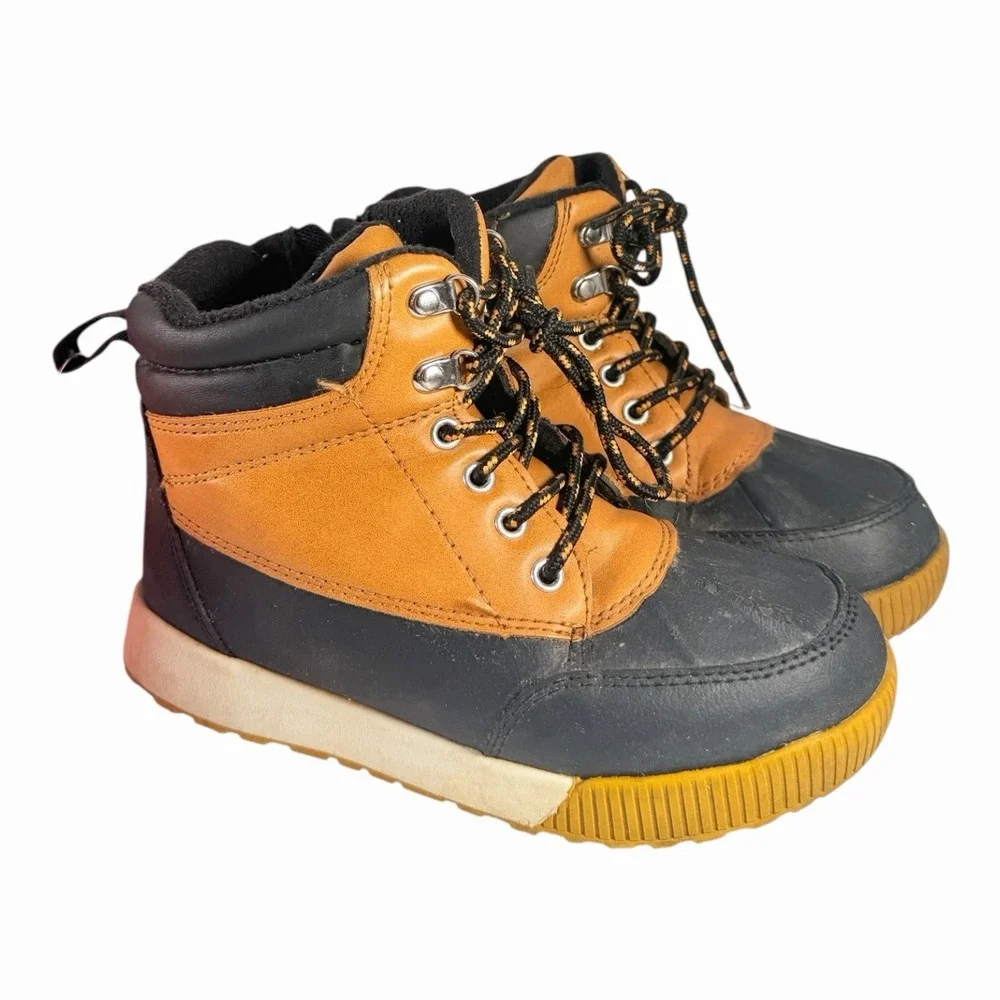 Kids Waterproof‎ Winter Boots in Black and Tan Size 1Y